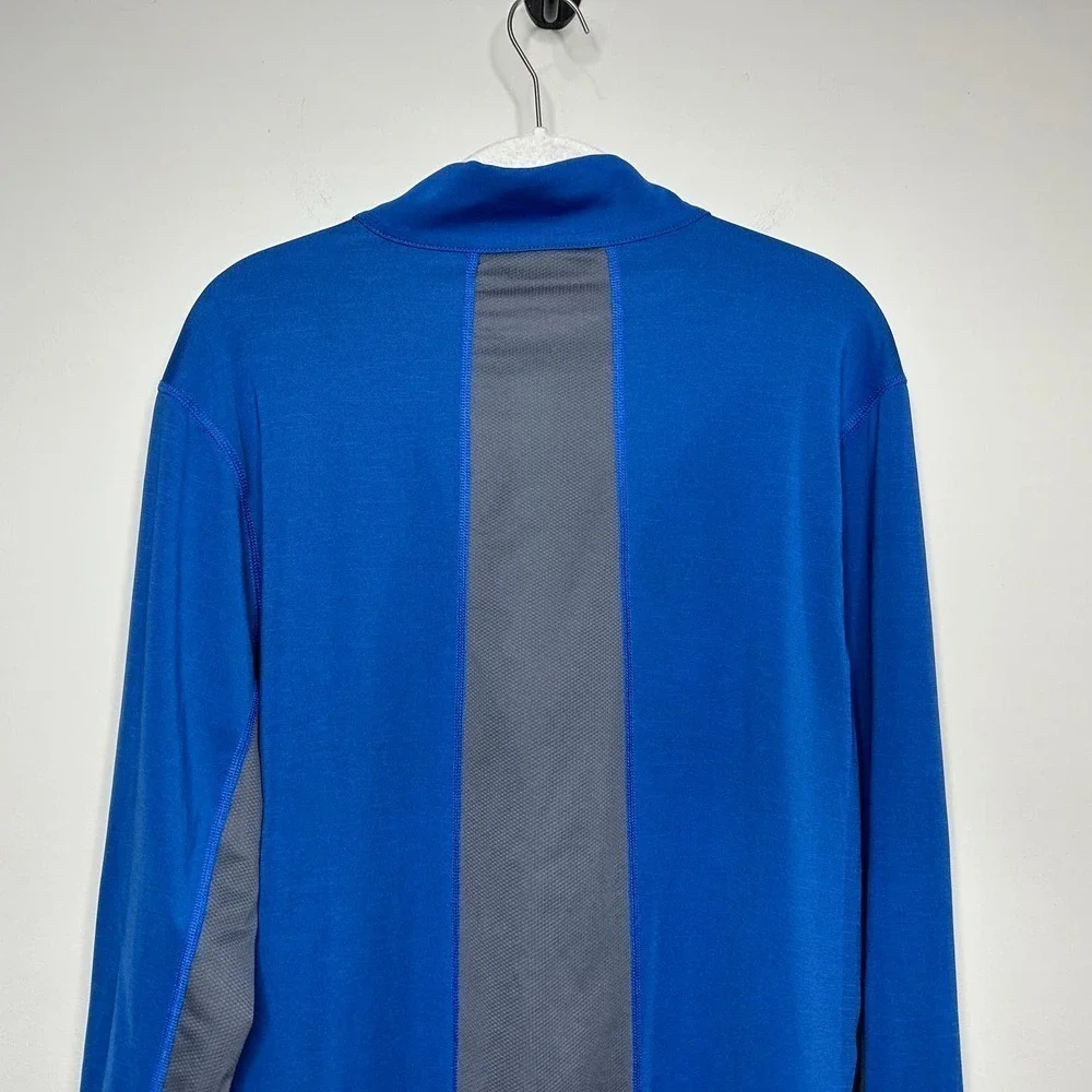 The North Face Lightweight Blue 1/4 Zip Pullover Layer Medium
